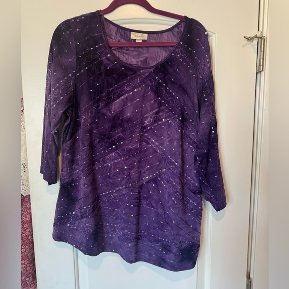 Purple 3/4 sleeve top with sequins. 1 x polyester/ spandex - Picture 1 of 3